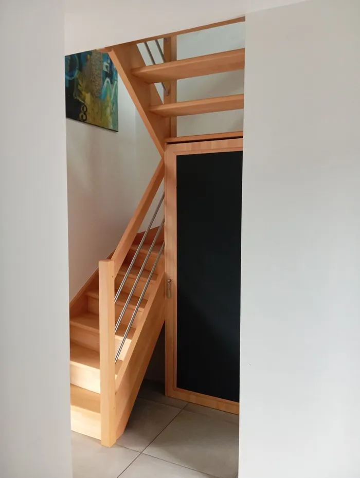 Agencement bois intégré à un intérieur
