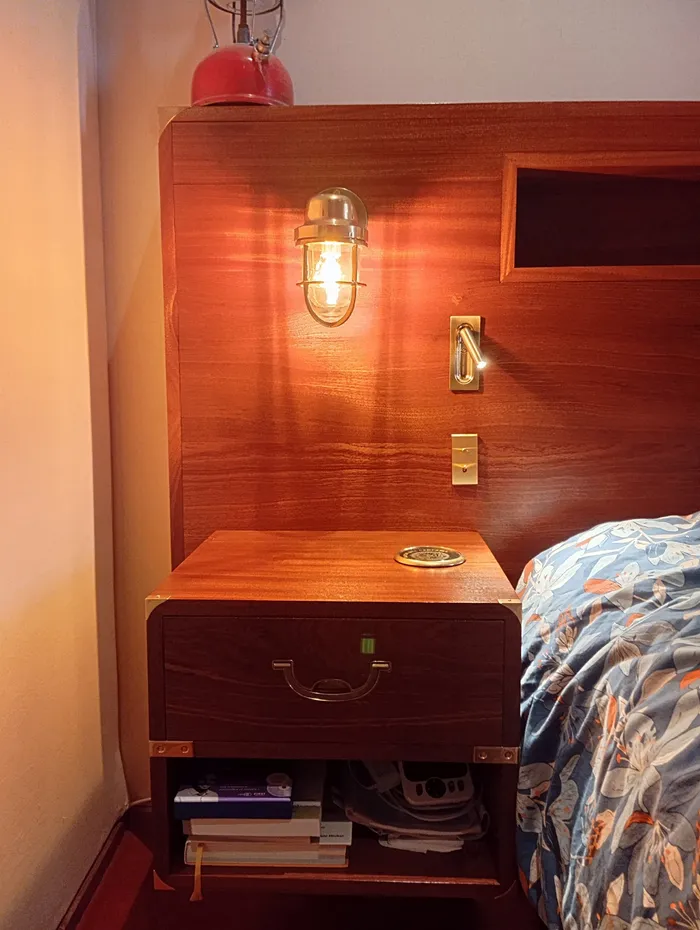 Mobilier en bois fabriqué à l'atelier